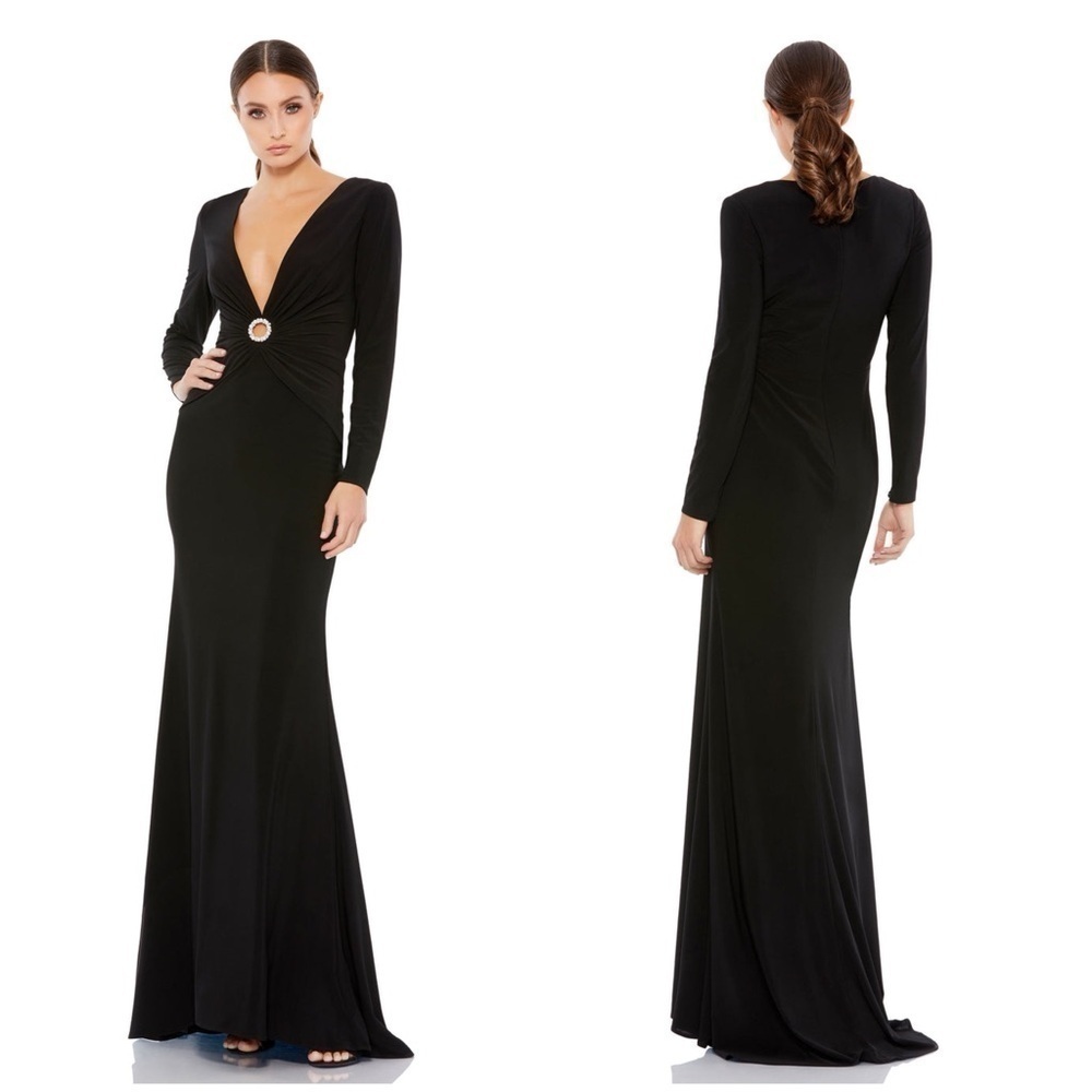IEENA FOR MAC DUGGAL Gathered Pearl Long Sleeve Keyhole Gown